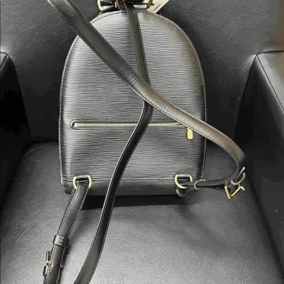 ❤️Authentic❤️ LV mabillon Leather back pack/ beautiful condition - Picture 3 of 3